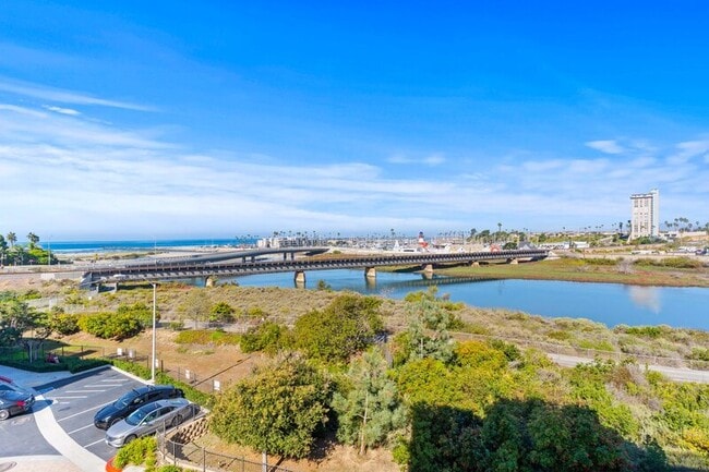 Building Photo - 1019 Costa Pacifica Way