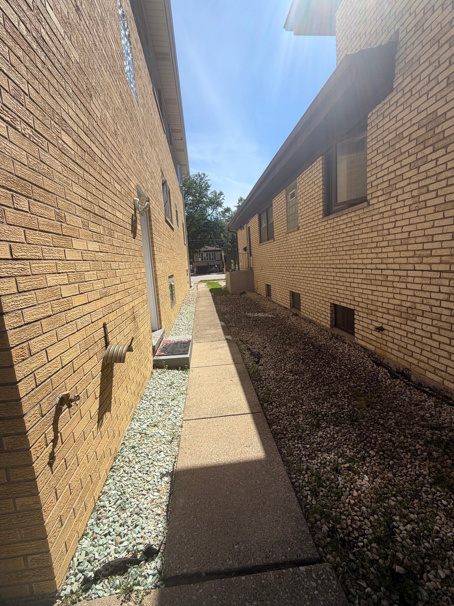Building Photo - 1121 N Northwest Hwy