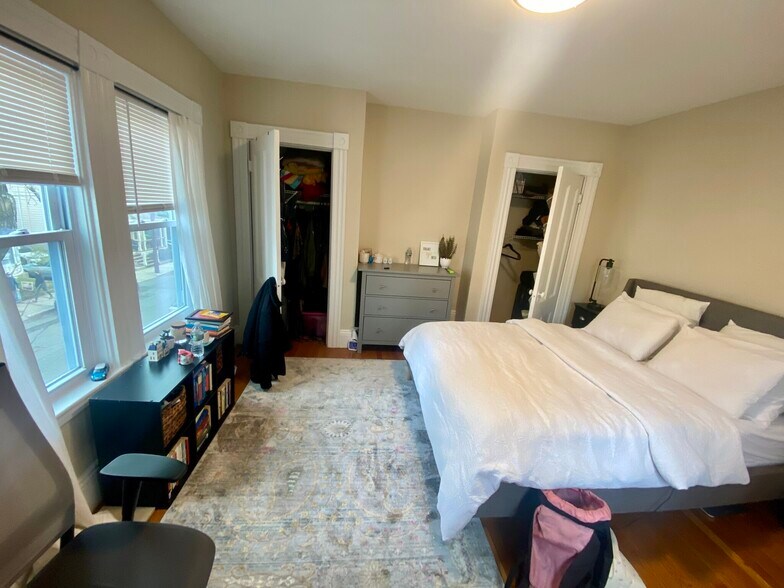 Building Photo - 18 Chandler St