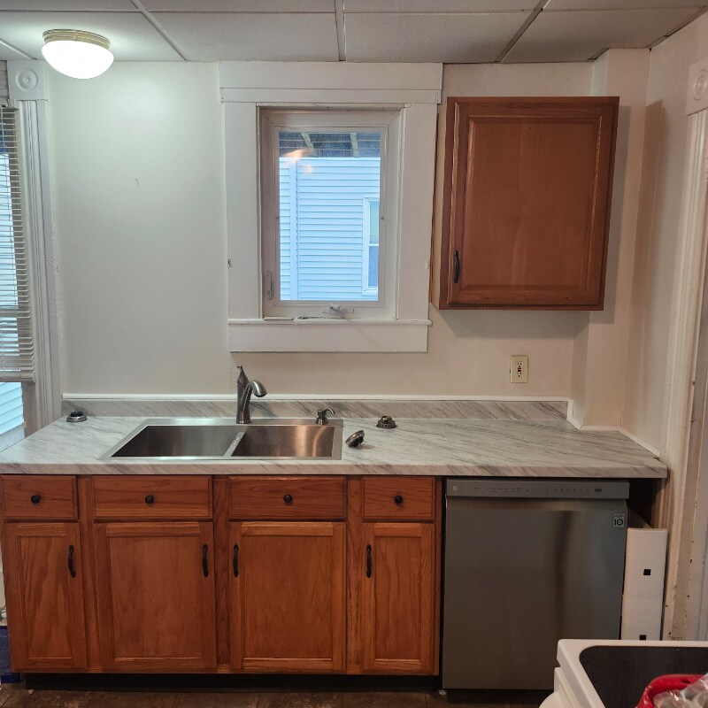 Building Photo - 50 Centre St