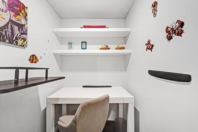 Building Photo - 2000 Jackson St