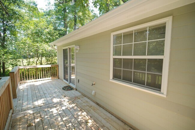 Building Photo - 3027 Oak Hammock Ln