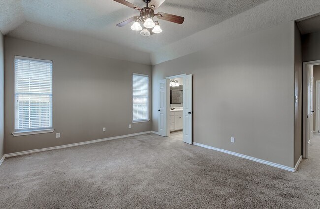 Building Photo - 14918 Pollux Dr