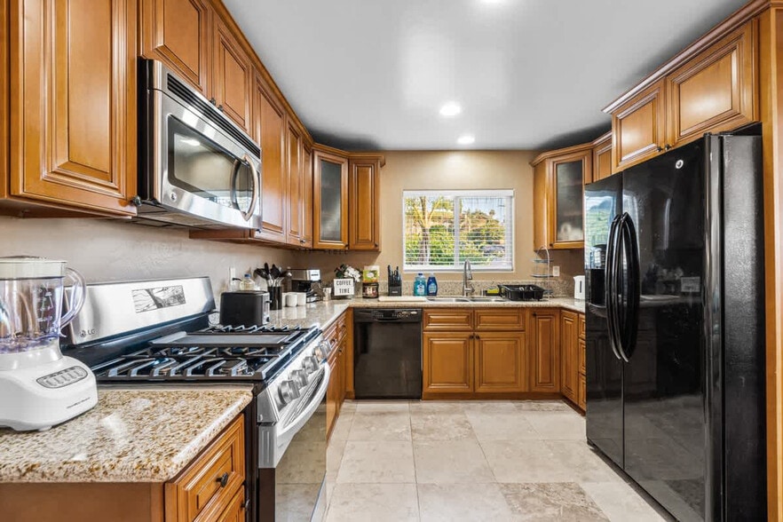 Building Photo - 6090 Rock St