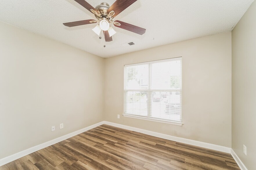 Building Photo - 3441 Braden Dr