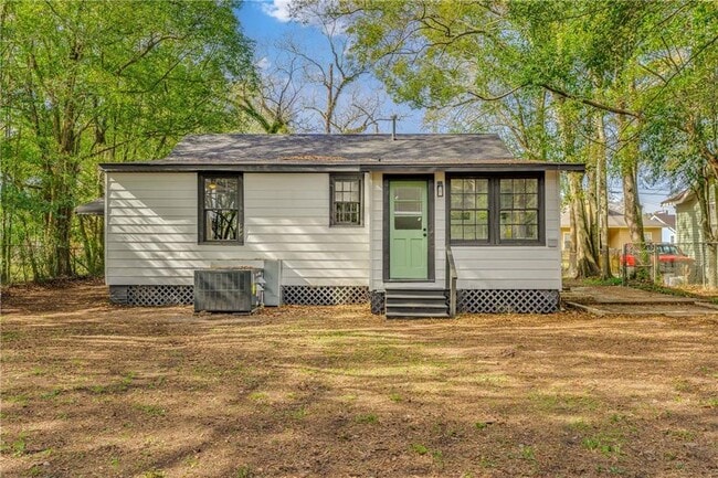 Building Photo - 561 Tuttle Ave