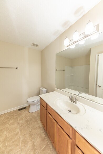 Building Photo - 171 Blackberry Dr