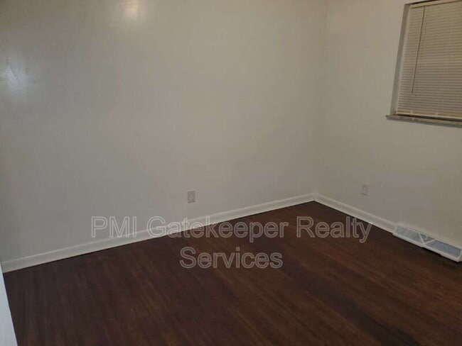 Building Photo - 5757 Cromley Dr