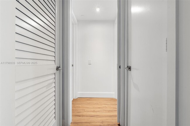 Building Photo - 4111 S Ocean Dr