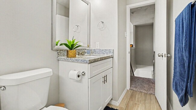 Building Photo - 9039 Serena Ln