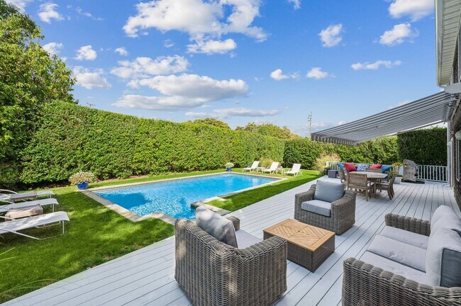 Building Photo - 25 Meadowgrass Ln