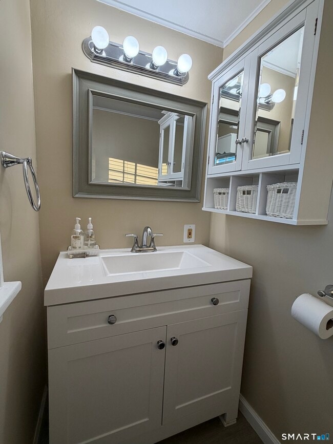 Building Photo - 38 Twining St