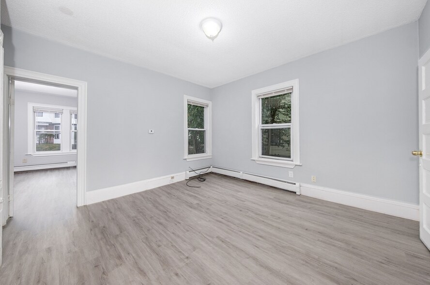 Building Photo - 138 Brown St
