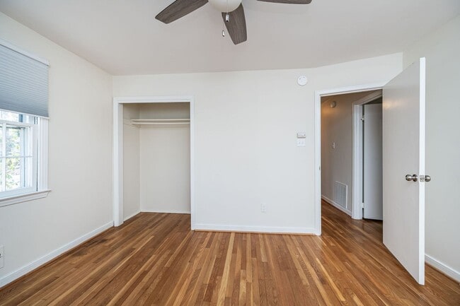 Building Photo - Spacious Chesterfield Home Move In Ready