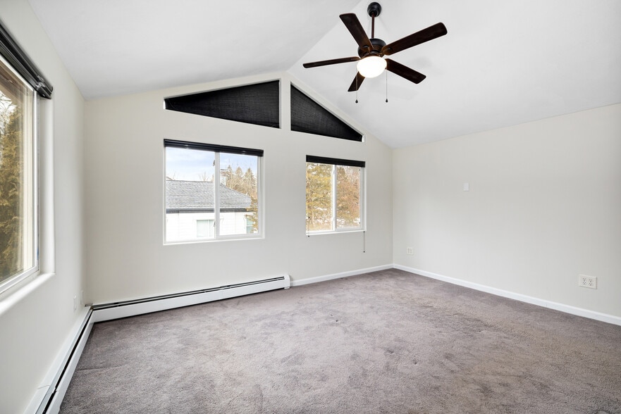 Building Photo - 122 Wood St