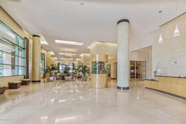 Building Photo - 1431 Riverplace Blvd