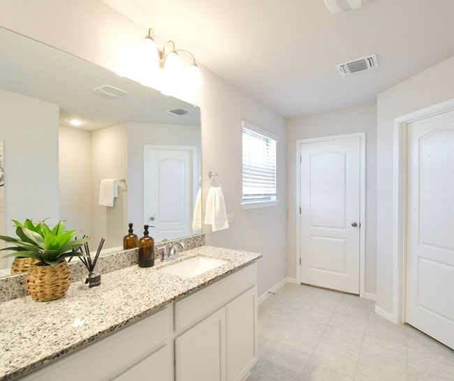 Building Photo - 11229 Solar St