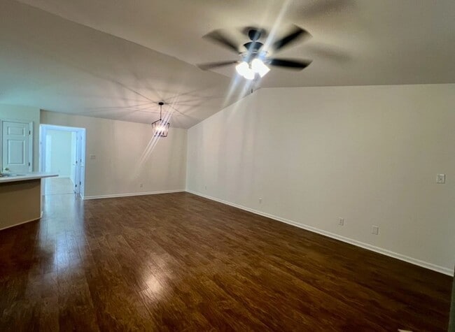 Building Photo - 134 Covington Pl