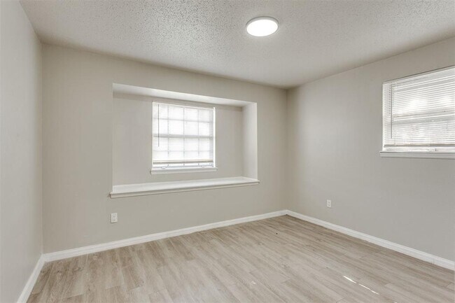 Building Photo - 2908 SW 62nd St