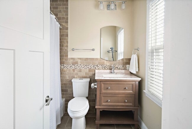 Building Photo - 182 E St