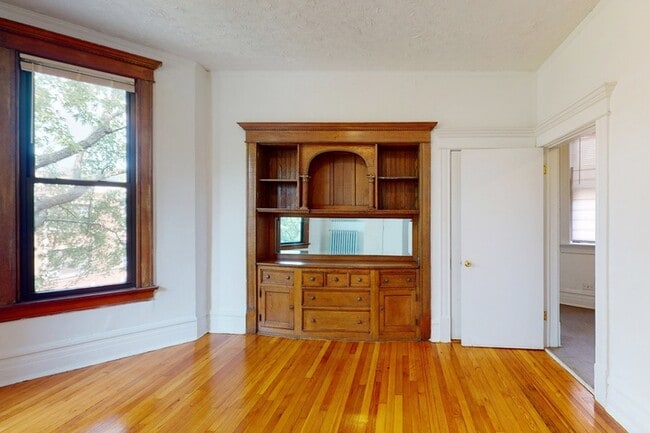 Floorplan - 5401-5403 S. Woodlawn Avenue