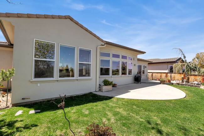 Building Photo - Upper Manzanita Home With City View