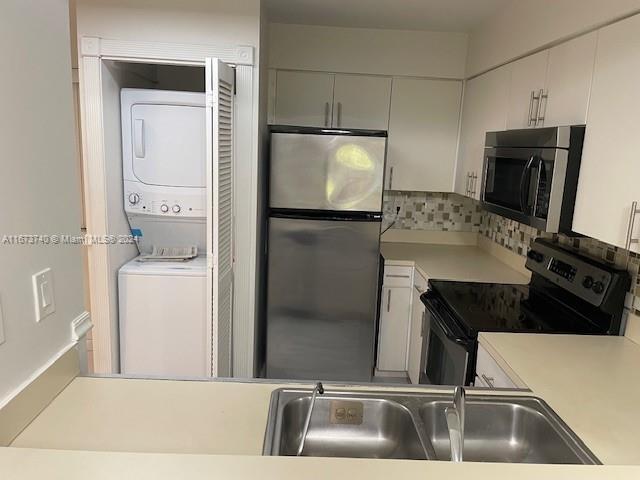 Building Photo - 15525 N Miami Lakeway