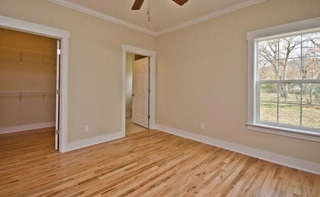 Building Photo - Townhouse walking distance to Black Mountain available now!