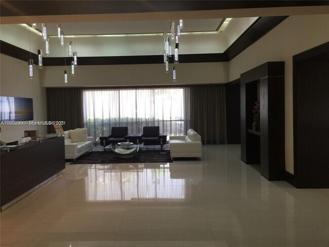 Building Photo - 16485 Collins Ave