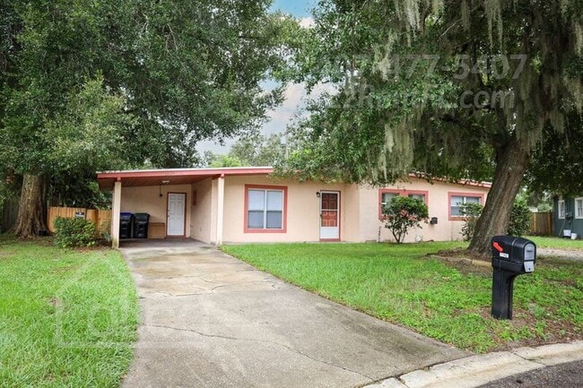 Primary Photo - 6024 Oakcrest Cir