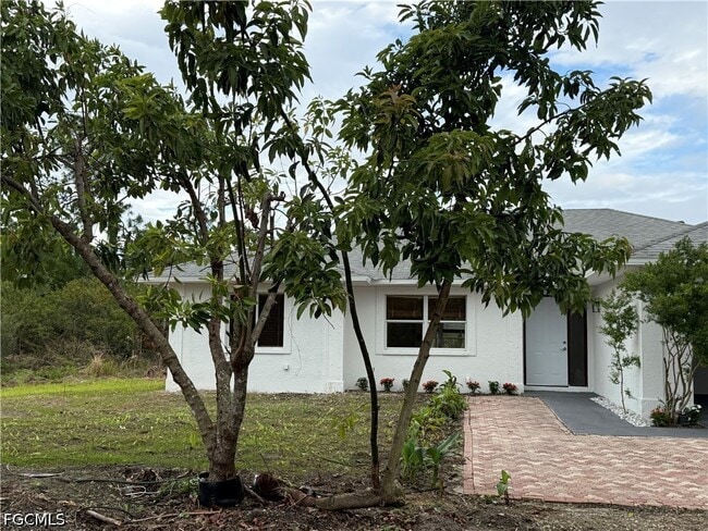 Building Photo - 1371 14th Ave NE