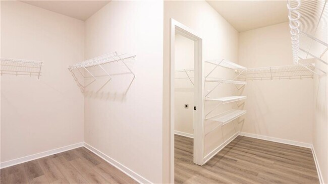 Building Photo - 38 Winding Rose Dr