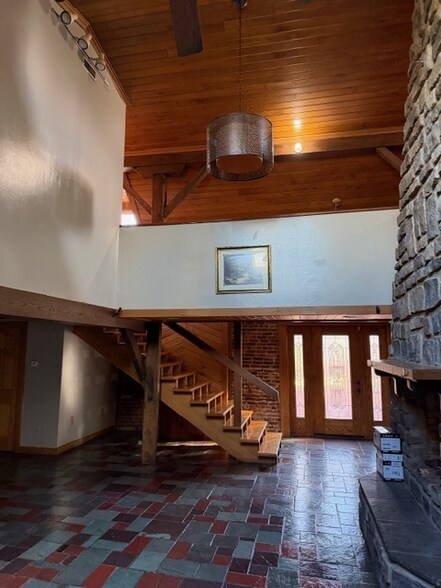 Building Photo - 1906 Pennsylvania Ave