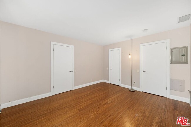Building Photo - 2045 4th St