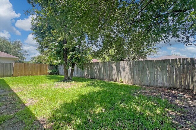 Building Photo - 16928 Scenic Knoll