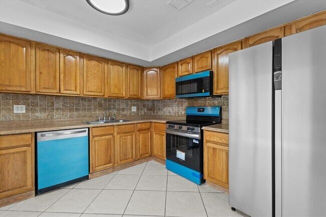 Building Photo - 5410 SW 43rd Terrace