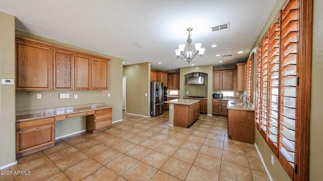 Building Photo - 7015 W Southgate Ave