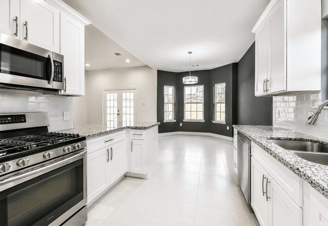 Building Photo - 4847 Sunflower St
