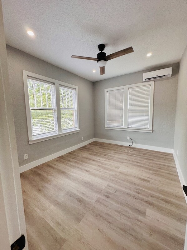 Building Photo - 2738 Riverside Ave