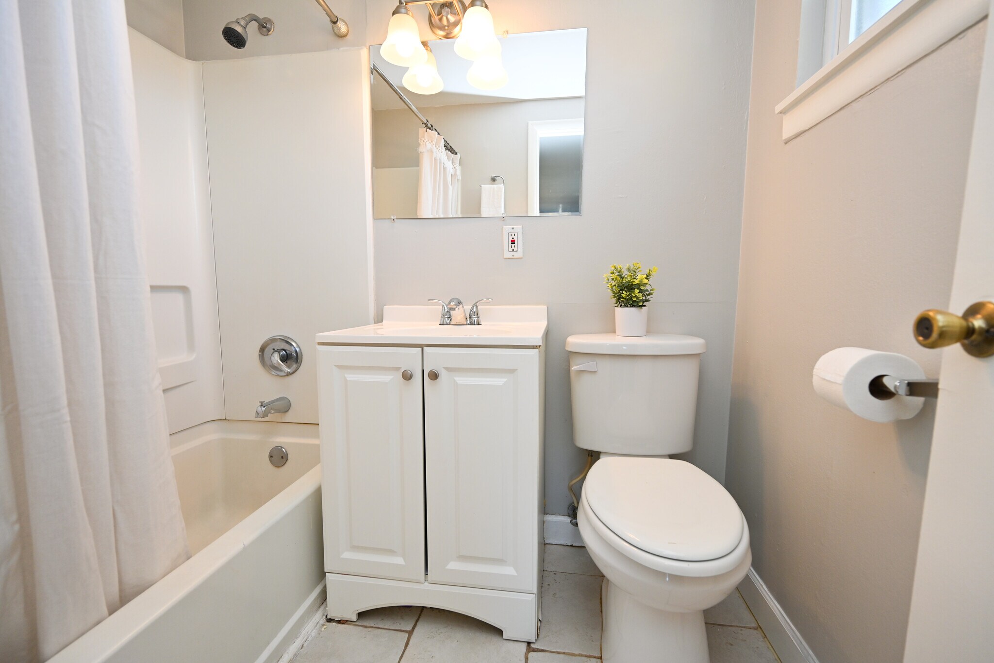 Building Photo - 7813 Elizabeth St