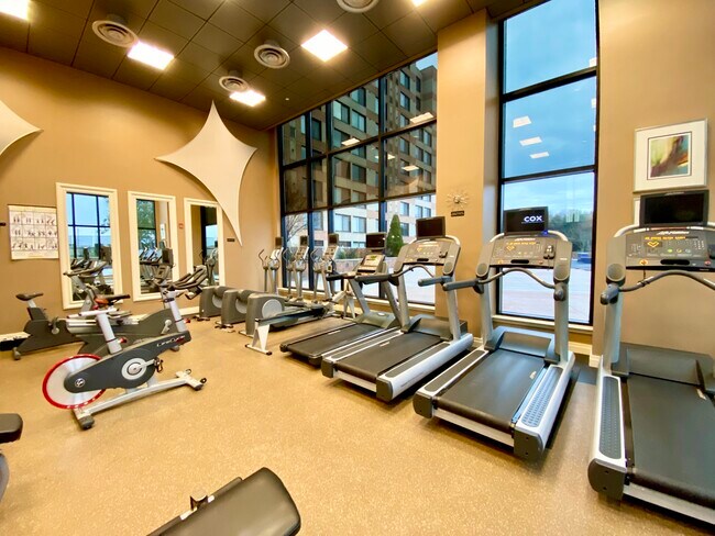 Building Photo - 2451 Midtown Ave