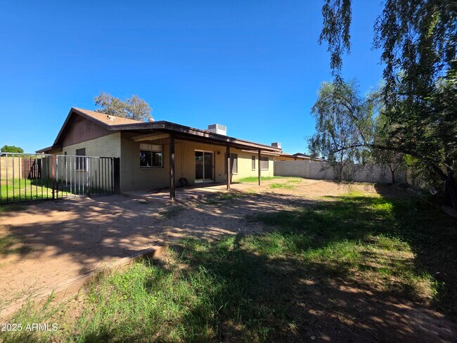 Building Photo - 6037 W Zoe Ella Way
