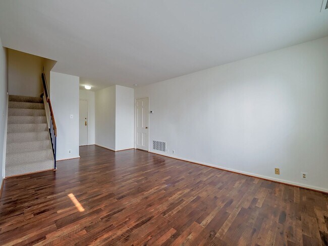 Building Photo - 3940 Langley Ct NW