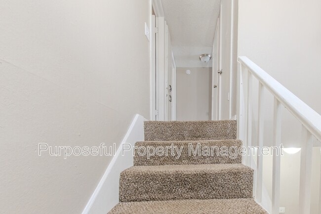 Building Photo - 6814 Lancer Ln