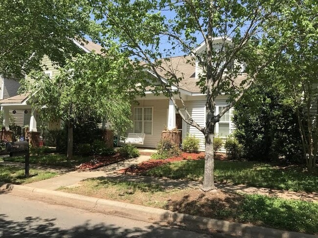 Primary Photo - Cute home located in Ballantyne!