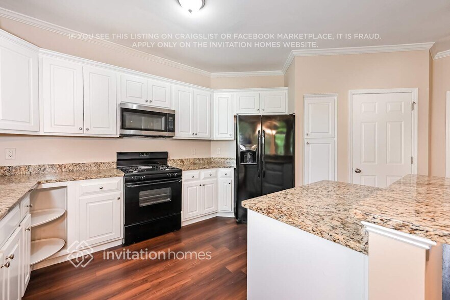 Building Photo - 275 Merritt Dr