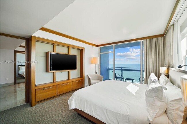 Building Photo - 6801 Collins Ave