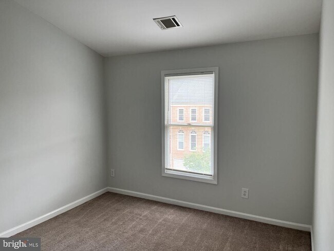 Building Photo - 1786 Brentridge St