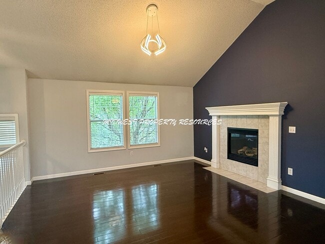 Building Photo - Lee's Summit Schools! 3 Bedroom/2.5 Bath H...