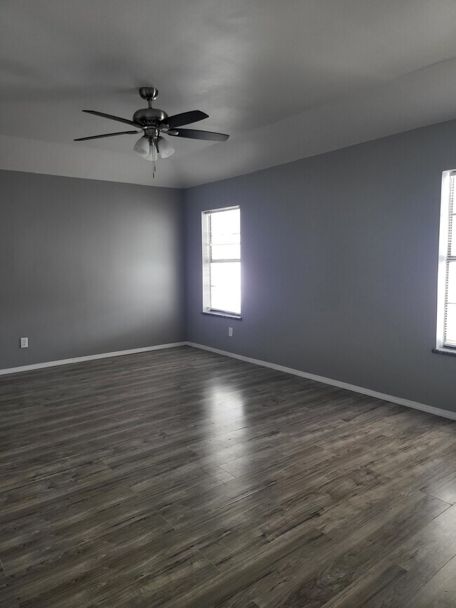 Building Photo - 2401 S Jackson Rd